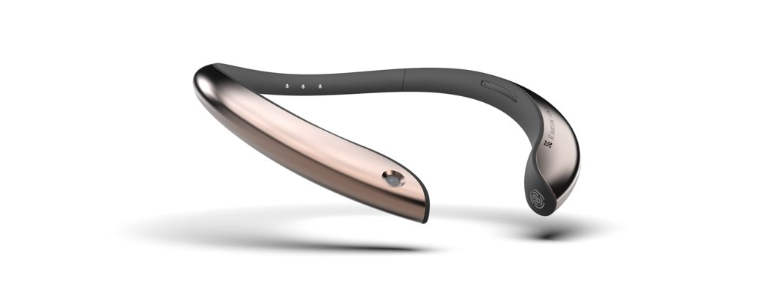 夏普发布 AI Smart Link 可穿戴设备:挂在脖子上的 AI 助手,支持自然语言沟通 夏普发布 AI Smart Link 可穿戴设备:挂在脖子上的 AI 助手,支持自然语言沟通