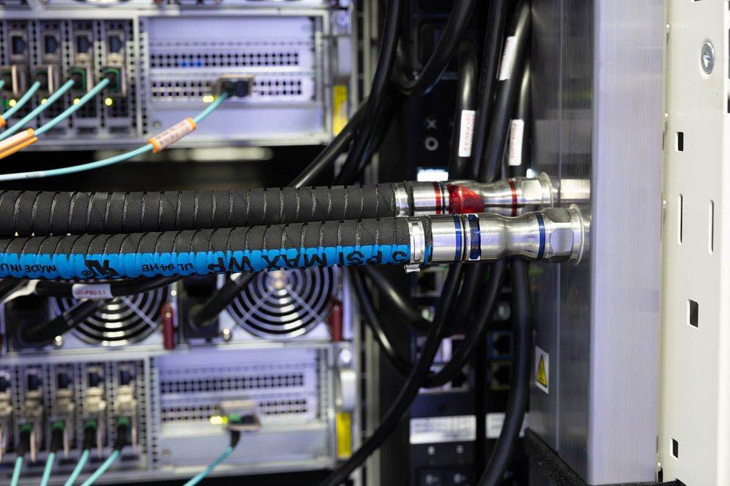 探秘全球最大 AI 集群 xAI Colossus:122 天建成,10 万张英伟达 H100 构筑马斯克 AI 愿景 探秘全球最大 AI 集群 xAI Colossus:122 天建成,10 万张英伟达 H100 构筑马斯克 AI 愿景