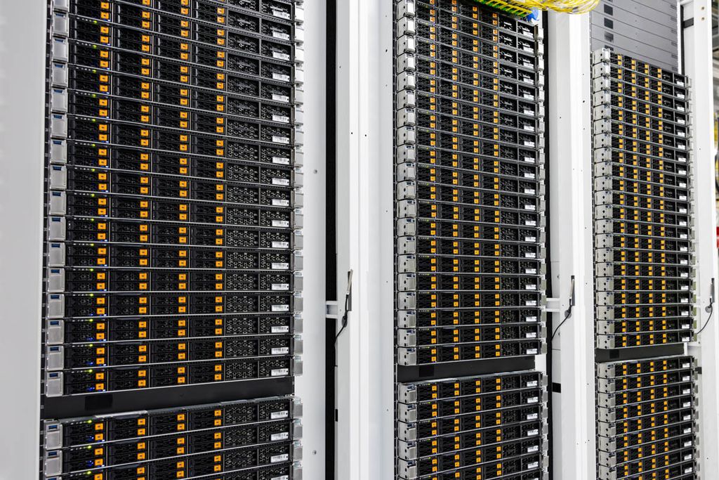 探秘全球最大 AI 集群 xAI Colossus:122 天建成,10 万张英伟达 H100 构筑马斯克 AI 愿景 探秘全球最大 AI 集群 xAI Colossus:122 天建成,10 万张英伟达 H100 构筑马斯克 AI 愿景