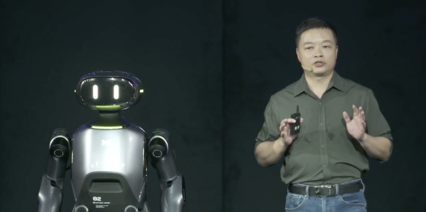 小鹏鹏行前高管创业入局 AI 陪伴机器人,完成千万元级天使轮融资 小鹏鹏行前高管创业入局 AI 陪伴机器人,完成千万元级天使轮融资