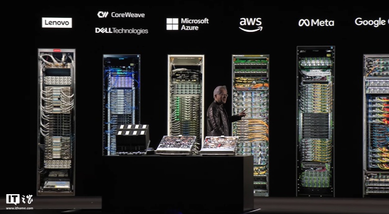 英伟达 Grace Blackwell 解决方案已全面投产，黄仁勋展示各厂商数据中心机架