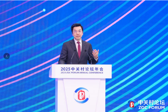 李开复:零一万物正基于DeepSeek,构建AI 2.0时代的Windows