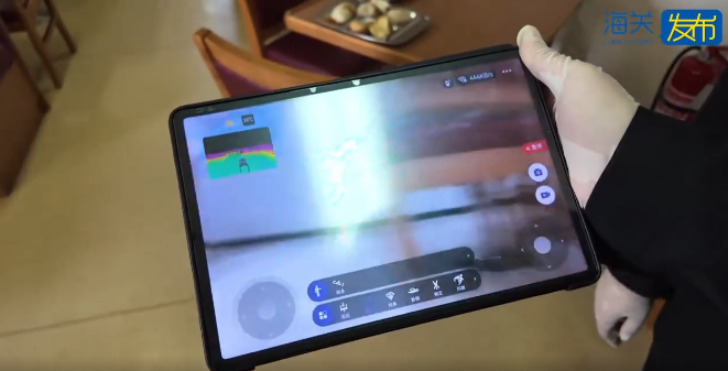 扬州海关测试应用“机器狗”,搭载全景摄像头与实时通信系统 扬州海关测试应用“机器狗”,搭载全景摄像头与实时通信系统