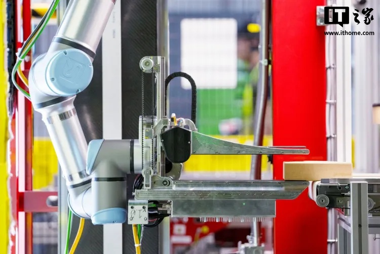 亚马逊推出能“感知”触碰的机器人，可与仓库工人协同作业